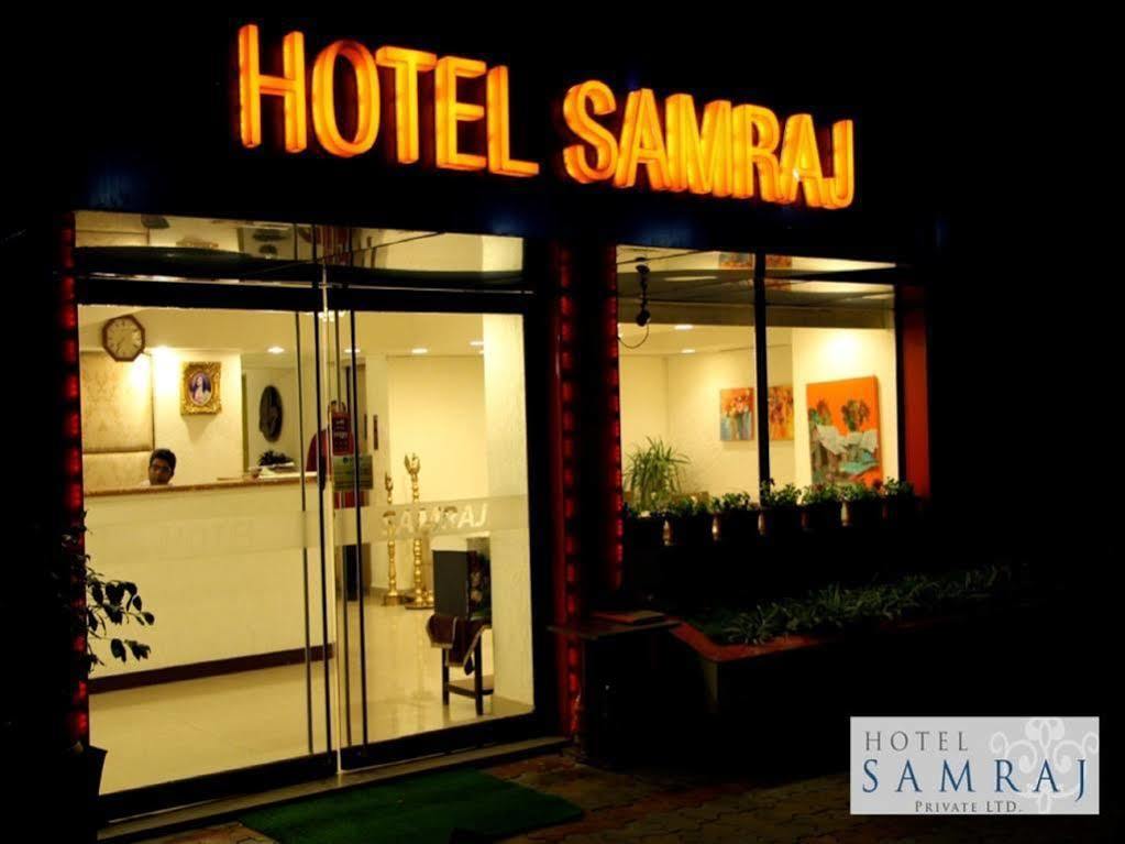 Hotel Samraj Мумбай Екстериор снимка