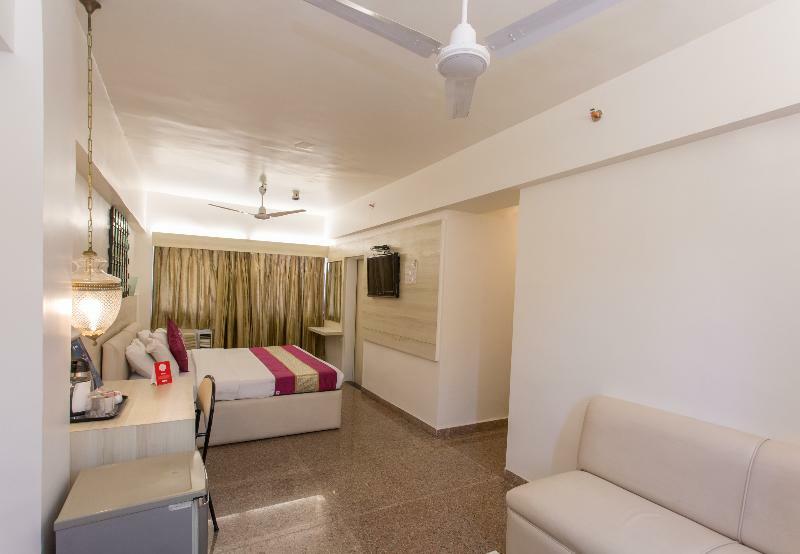 Hotel Samraj Мумбай Екстериор снимка